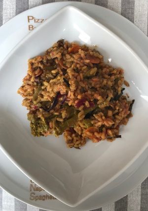 Una foto de Arroz de “popurrí vegetal”