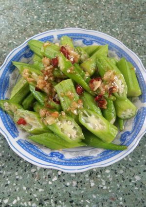 Hình của món Đậu bắp xào tỏi.