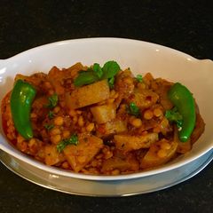 A picture of Bottle-gourd and Bengal gram curry: (Kadu aur chana dal ki sabzi).