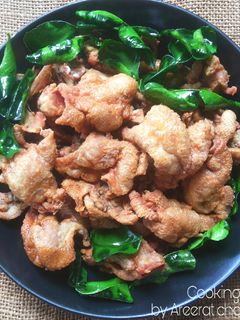 รูปของ หนังไก่ทอดกรอบ