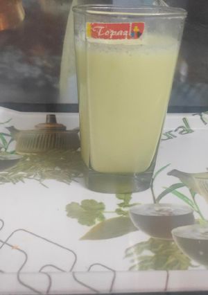कच्ची हल्दी का दूध(Kachhi haldi ka dudh recipe in Hindi) रेसिपी मुख्य फोटो
