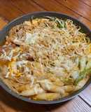 Army stew. Lẩu mì tokbokki Hàn Quốc