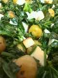 Ensalada Vegetariana de Tofu Con Papas Colombianas Y Espinaca
