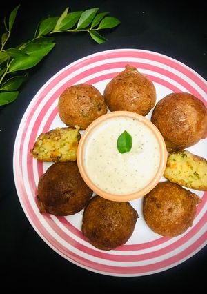 ઈન્સ્ટન્ટ મસાલા અપ્પમ (Instant Masala Appam Recipe In Gujarati) રેસીપી મુખ્ય ફોટો