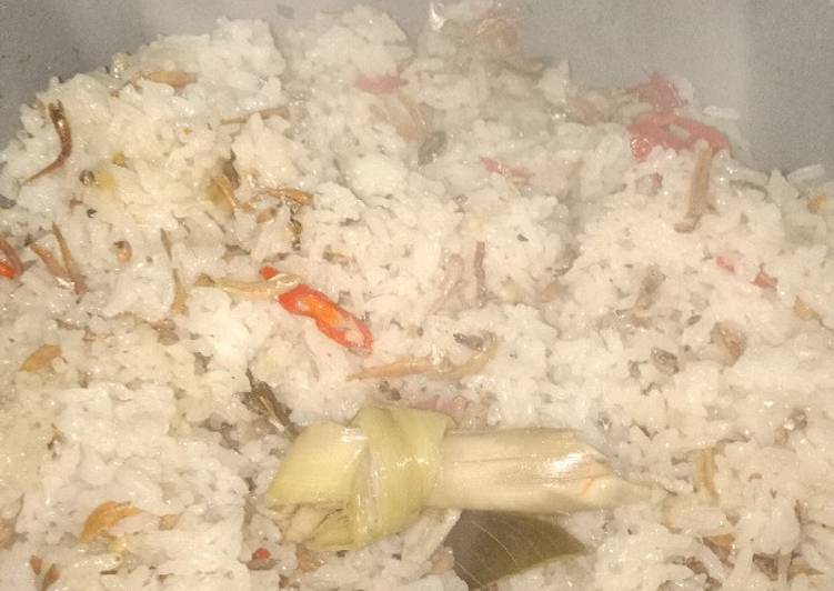 Rahasia Membuat Nasi Liwet Rice Cooker (Simpel) yang Enak Banget