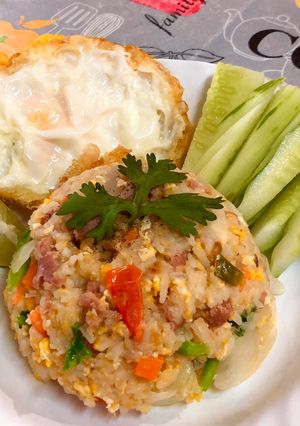 รูปของ ข้าวผัดแหนมไข่ดาว