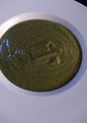 Una foto de Sopa de patatas y espinacas