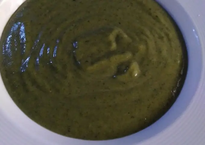 Pasos sencillos para Hacer  Sopa de patatas y espinacas