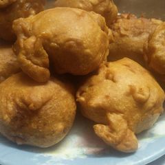 A picture of Potato vadas.