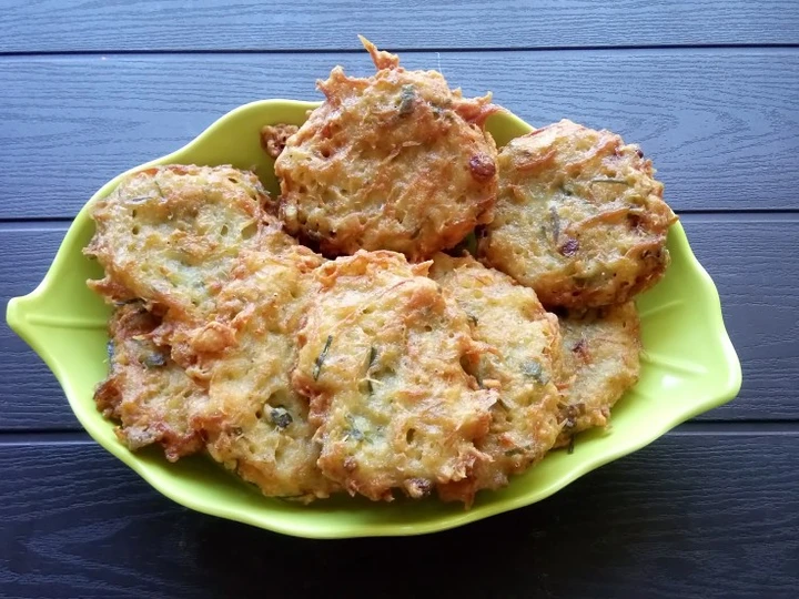 Langkah Gampang Menyiapkan Resep Bakwan Teri Nasi yang Uenak Anti Ribet, Lezat