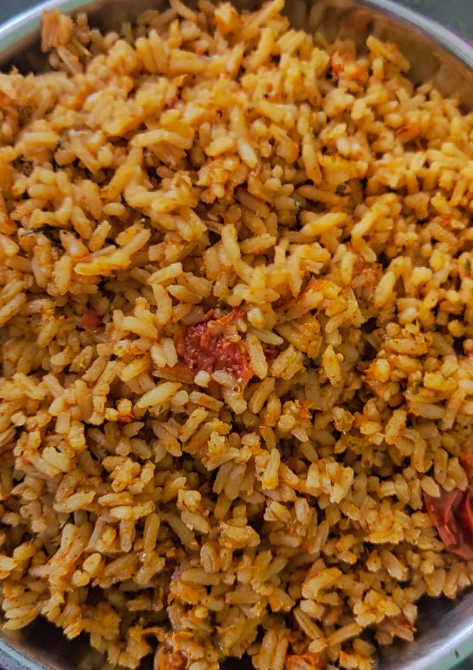 ஈஸி டொமேட்டோ ரைஸ் செய்முறை முக்கிய புகைப்படம்