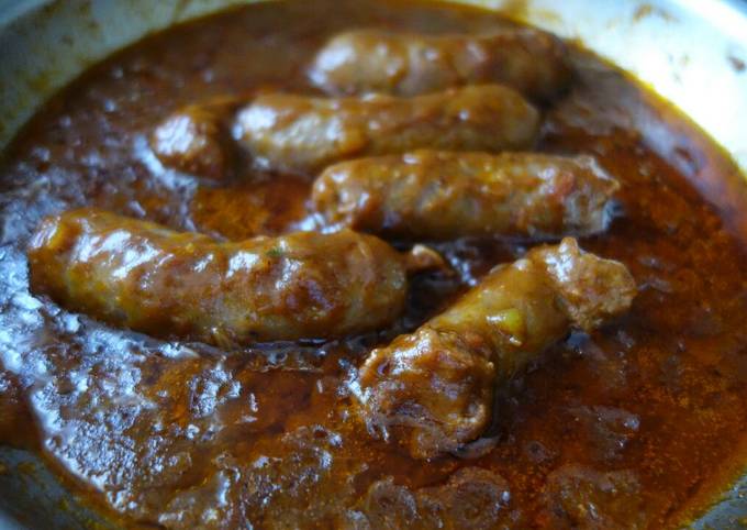 How to Prepare Perfect Sausages with Tomato gravy