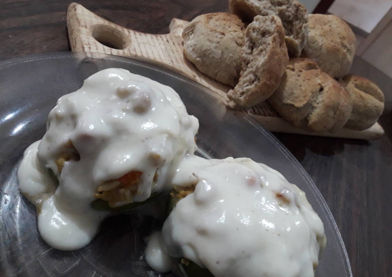 Zapallitos rellenos con salsa blanca