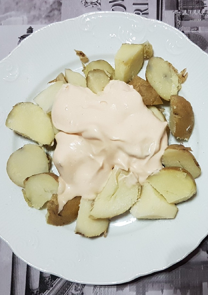Una foto de Patatas casi bravas (light) 😃