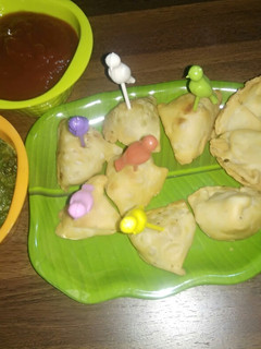મીની સમોસા (મીની સમોસા Recipe in Gujarati) રેસીપી મુખ્ય ફોટો
