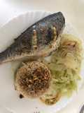 Dorada al horno con arroz y repollo
