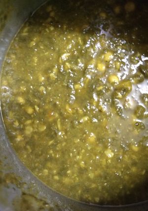 A picture of Spinach(palak) with chana dal.