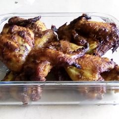 A picture of Bbq chicken wings.