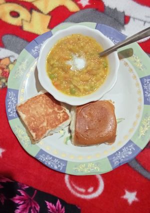 पाव भाजी(pav bhaji recipe in hindi) रेसिपी मुख्य फोटो