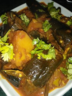 आलू बैंगन की चटपटी सब्ज़ी (Aloo baingan ki chatpati sabzi recipe in Hindi) रेसिपी मुख्य फोटो