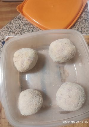 Una foto de Bolas de patata de jamón y queso