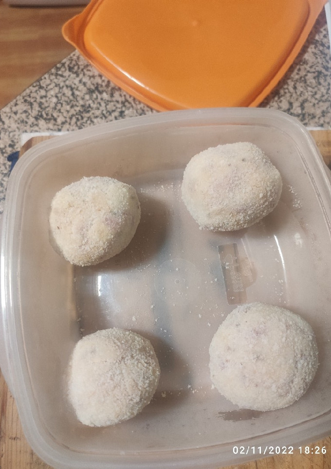 Una foto de Bolas de patata de jamón y queso