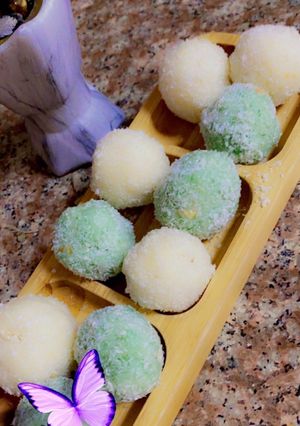 صورة لوصفة كرات جوز الهند بحشوه المكسرات 😋😋