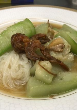 狗蝦絲瓜麵線 的食譜成品照片