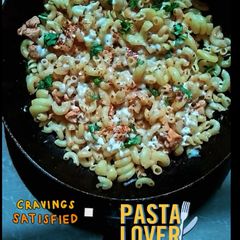 A picture of Spicy cheesy pasta 🍝.