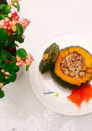 A picture of Steamed Quinoa Rice in Squash.