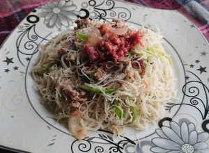 Hình của món Bún xào thịt bò.