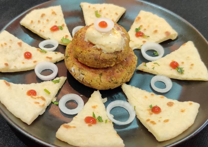 Recipe of Gordon Ramsay Falafel hummus pita bread