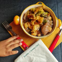 A picture of Chicken Manchurian (gravy).