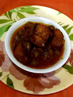 A picture of Matar Paneer.