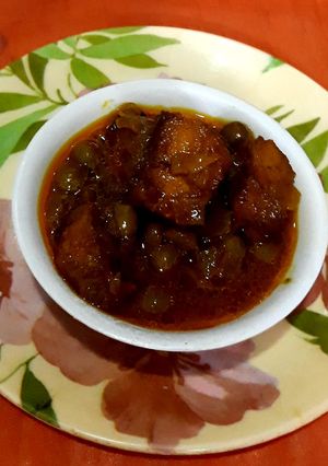 A picture of Matar Paneer.