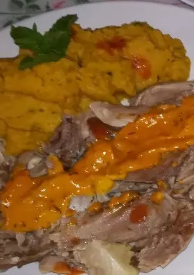 Una foto de Pavo con tártara y Hummus