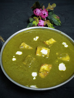 पालक पनीर (Palak paneer recipe in hindi) रेसिपी मुख्य फोटो