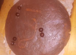 صورة لوصفة كيكه عيد ميلاد سريعة
