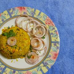 A picture of Instant egg fried rice.