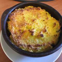 A picture of Pastel de Choclo.