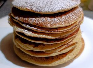 Una foto de Pancakes de avena y banana :)