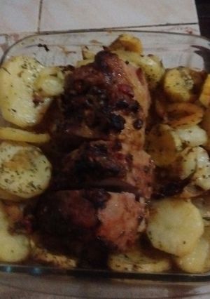 Una foto de Peceto relleno con papas al horno