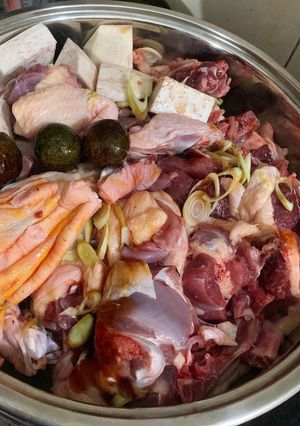 Hình của món Vịt om sấu khoai môn.