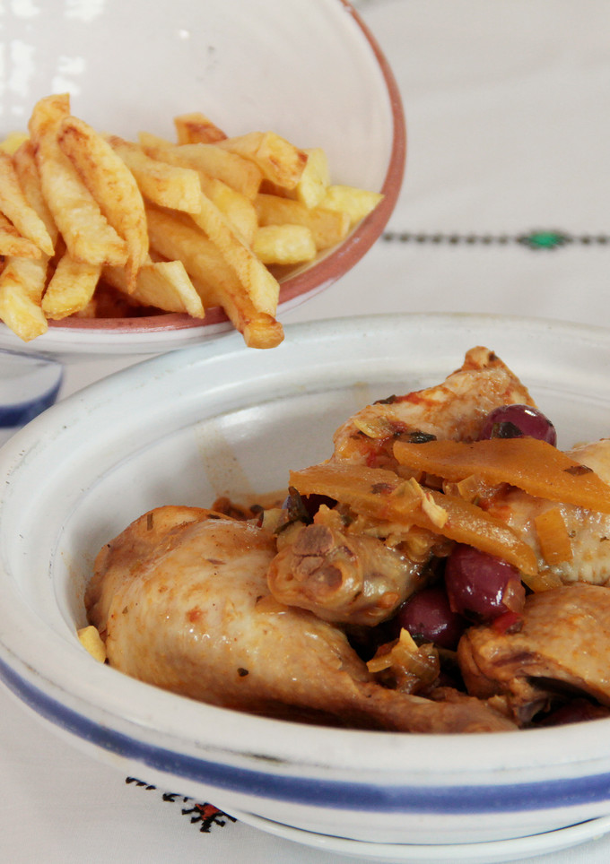 Una foto de Tajine de pollo al limón