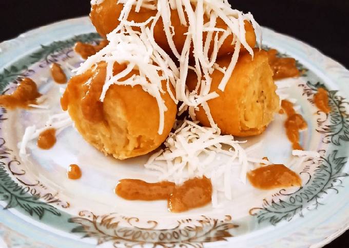 Molen Pisang with Butterscotch Sauce