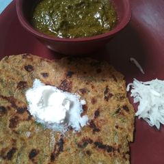 A picture of Bajre ki roti.