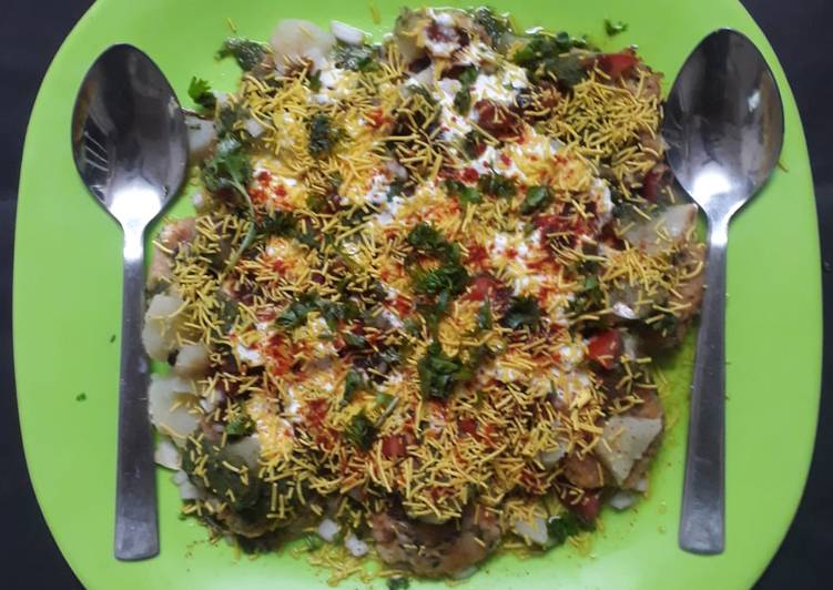 Rice tikki chaat