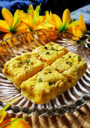 কেশরি ভাপা সন্দেশ (Kesari bhapa sandesh recipe in Bengali) রেসিপির প্রধান ছবি