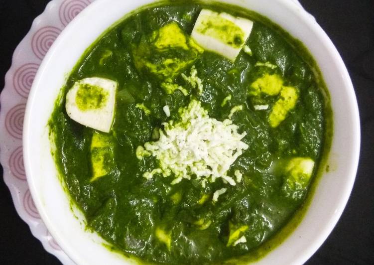 Spinach with Cottage Cheese Curry