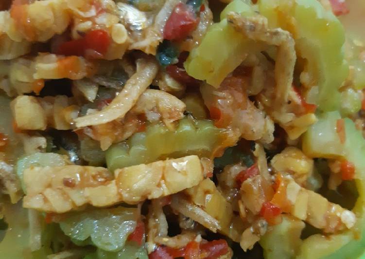 Tumis Tempe Teri dan Pare Pedas